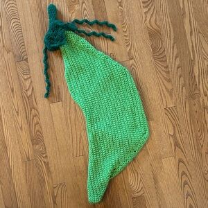 Green Knit Pea Pod 🫛 Blanket